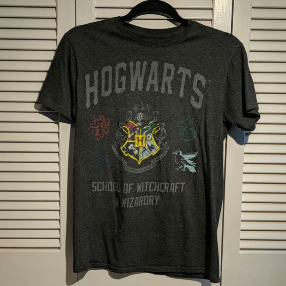 Hogwarts shirt - Picture 1 of 1